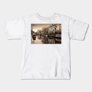 Narrow Boats Regent's Canal Camden London UK Kids T-Shirt